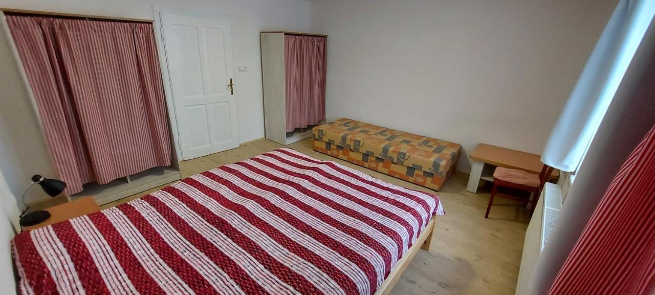 Apartment Bila Stopa - Pro Jednu Partu