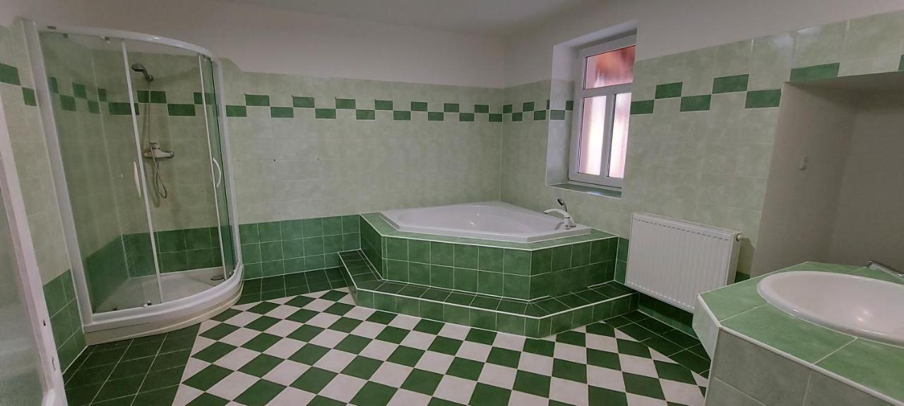 Apartment Bila Stopa - Pro Jednu Partu